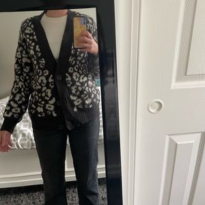 Universal threads cardigan small